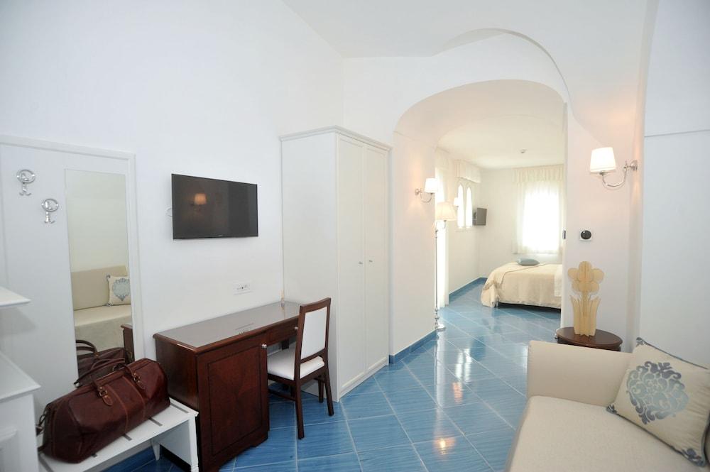 Core Amalfitano City 4*